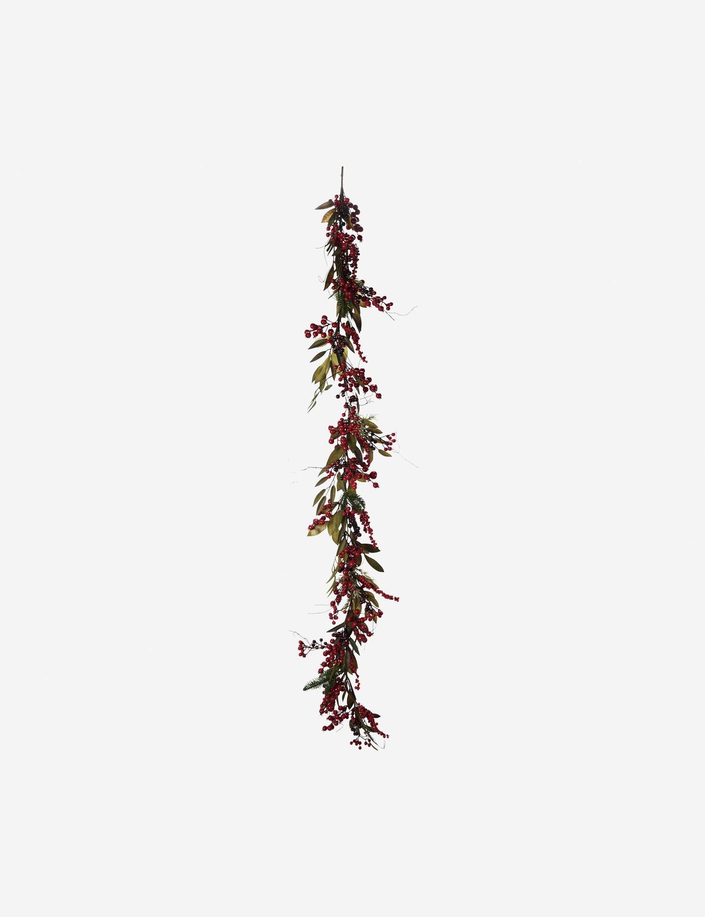 Guirlande de faux épicéa avec baies rouges et pommes de pin