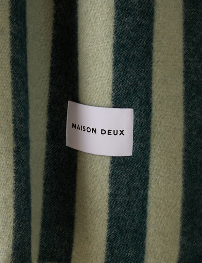 Jeté en papier d'emballage de bonbons par Maison Deux